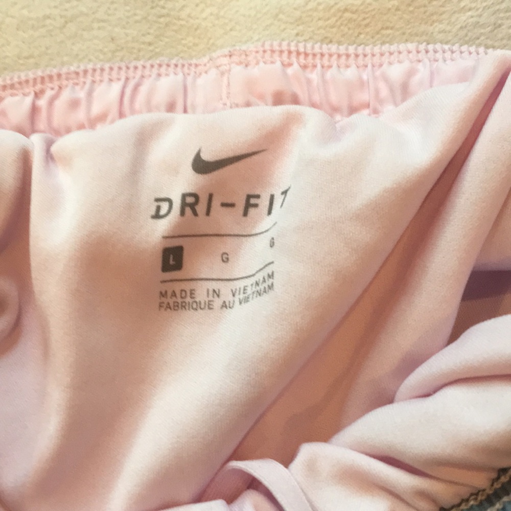 Shorts - Picture 2 of 4